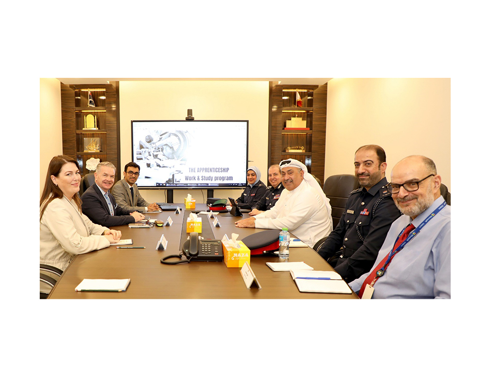 وكيل وزارة الداخلية يستقبل الرئيس التنفيذي لكلية البحرين التقنية (بوليتكنك البحرين)<